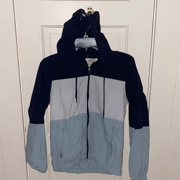 Different shades of blue - Picture 1 of 1